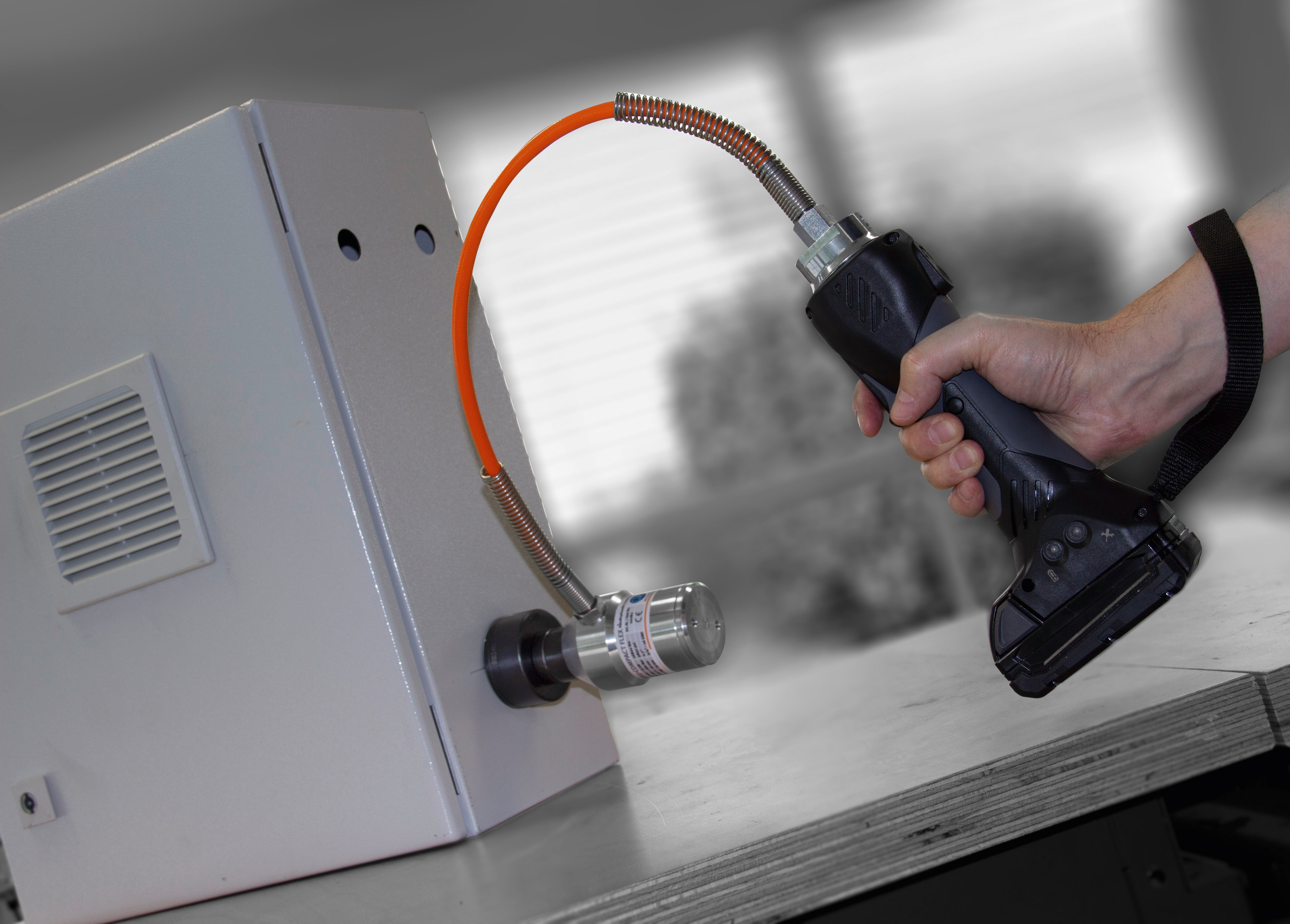 The Alfra Akku Compact Flex with bend protection