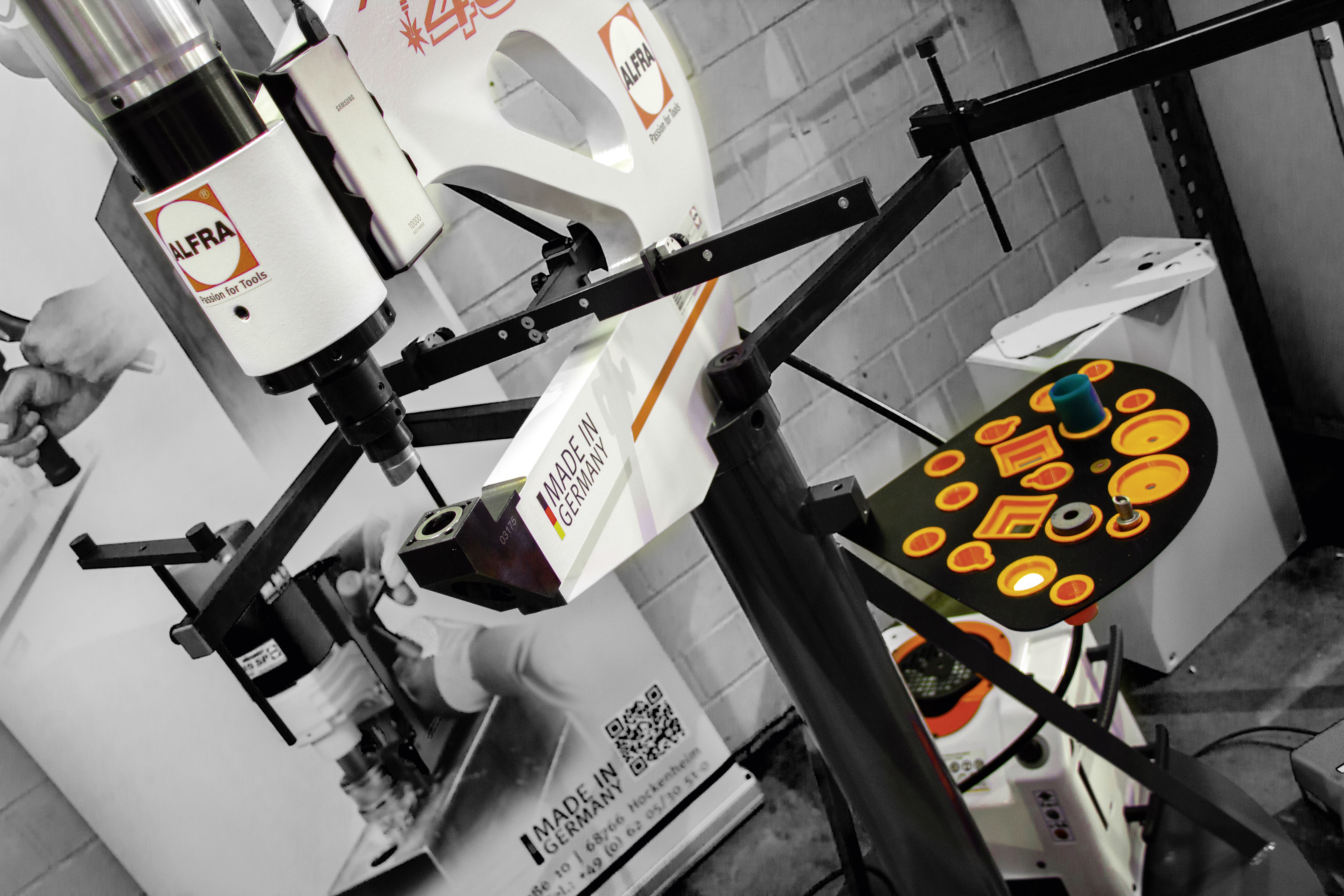 Holepunching without predrilling with the ALFRA AP 400