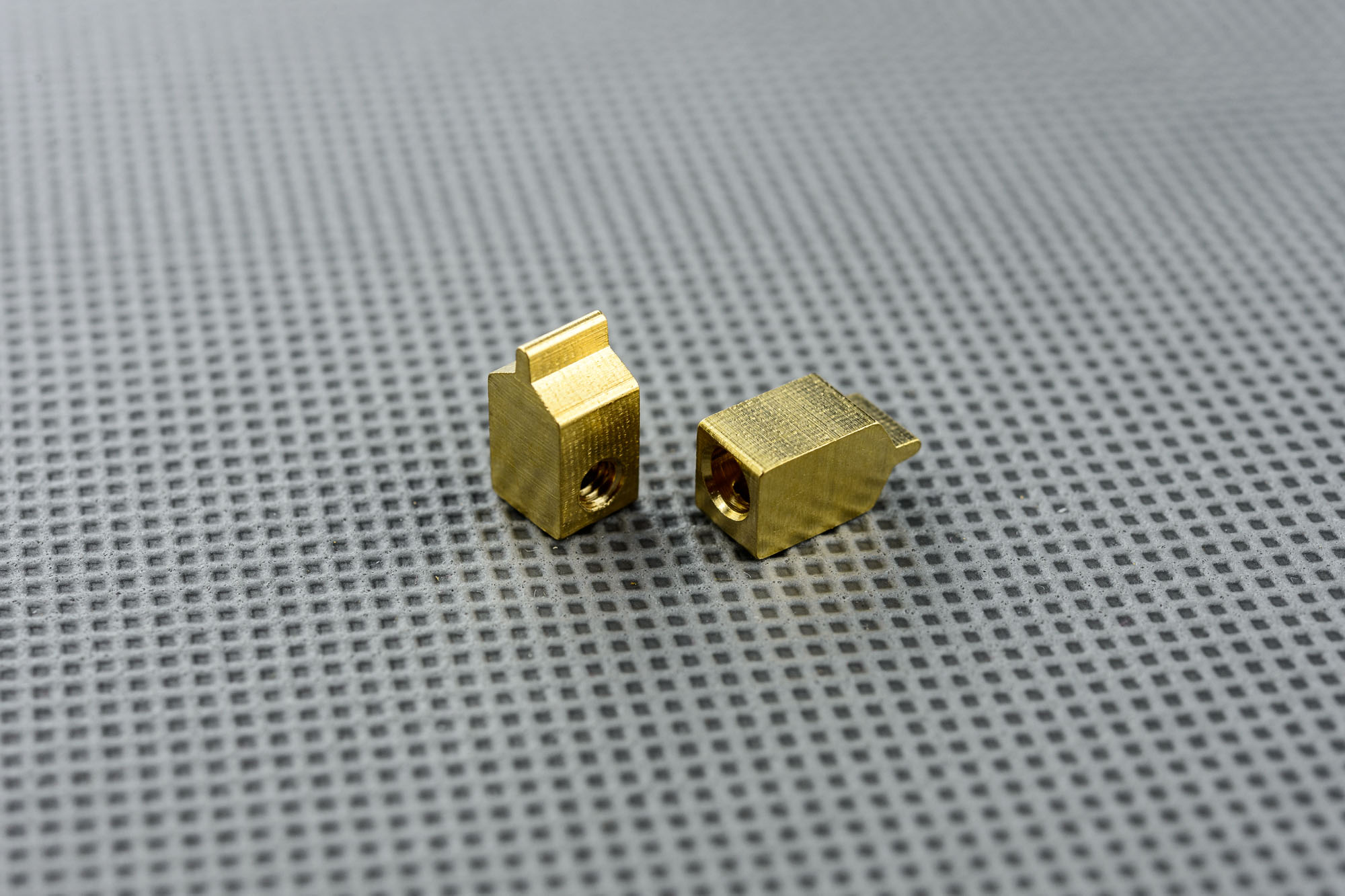 Triangle terminal