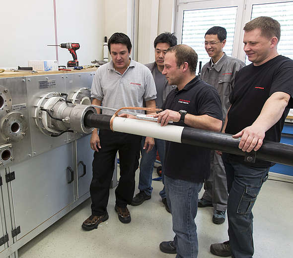 Training - Achieving Success with Expert Knowledge and Experience