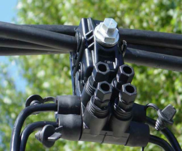 CONNEXIONS ON AERIAL BUNDLE CONDUCTORS