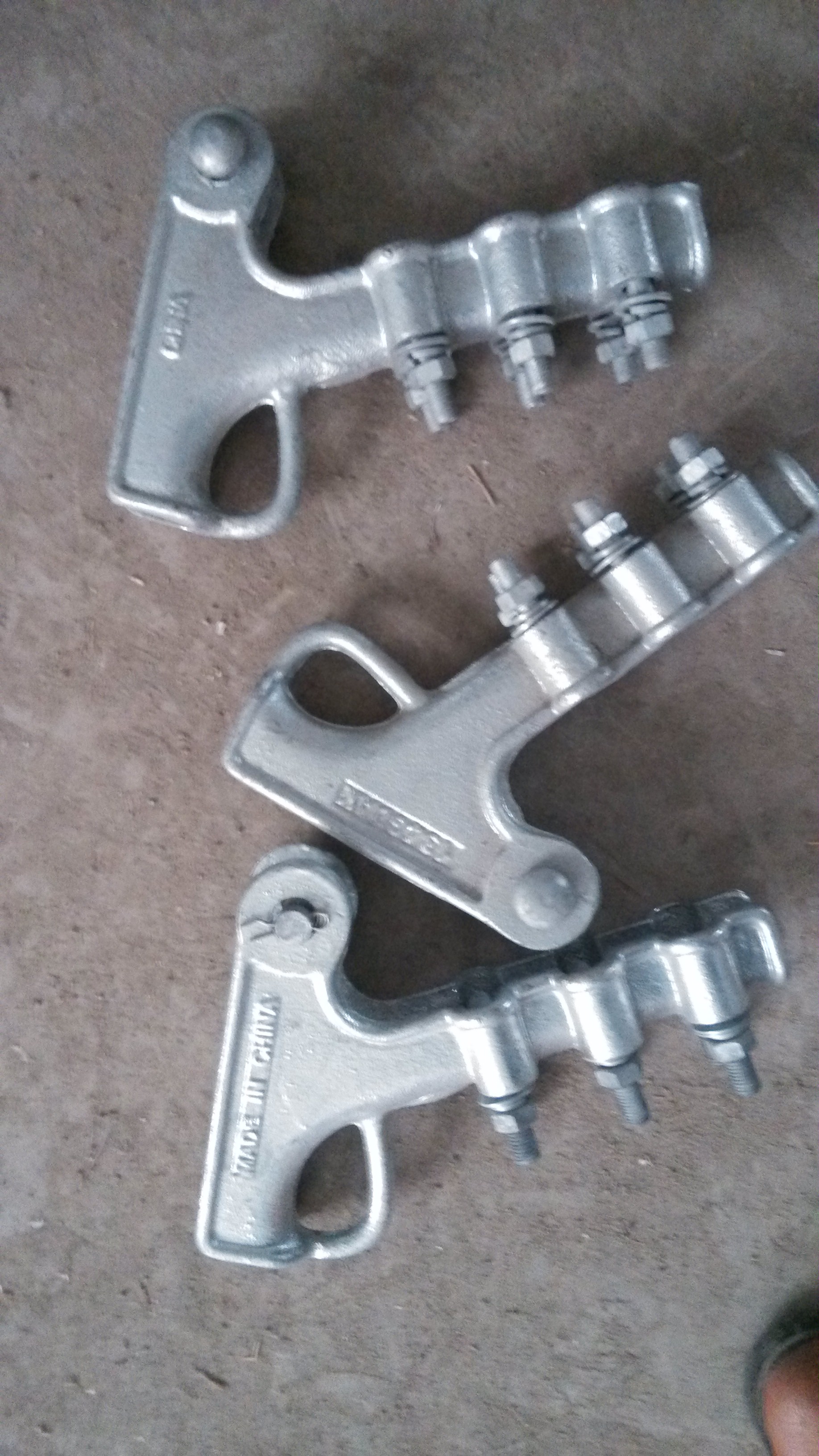 STRAIN CLAMP